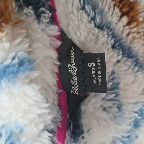 Eddie Bauer Aztec Plush Pullover - Picture 5 of 6